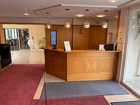 Neue Design-Lampen an der Rezeption