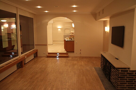 Das fast fertige Kaminzimmer mit neuem Bogen im neuen Stil 2012