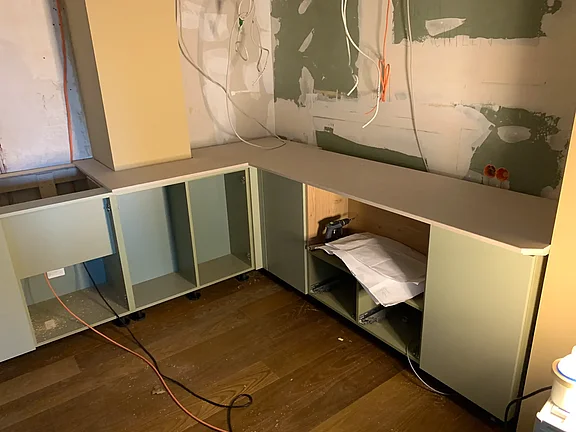 Einbau der Möbel im Buffetbereich 22.05.2024