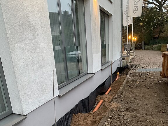 Graben mit Verrohrung Graben mit Verrohrung